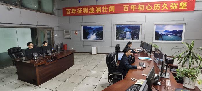 2、梯調中心中控室(楊柳 攝) 2、梯調中心中控室(楊柳 攝)