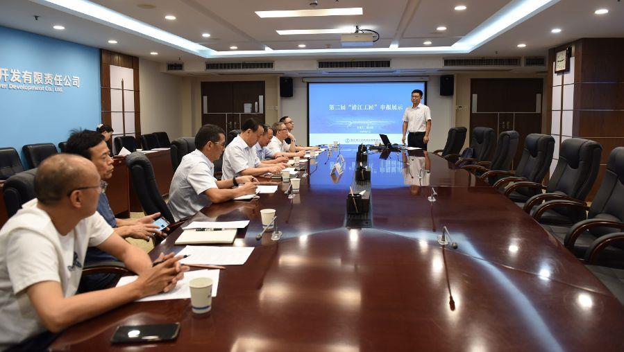 評審現(xiàn)場(攝影:金文霞) 評審現(xiàn)場(攝影:金文霞)